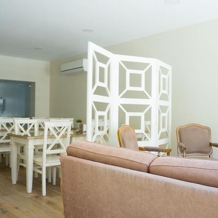 Ester Guest House Кавес Екстериор снимка