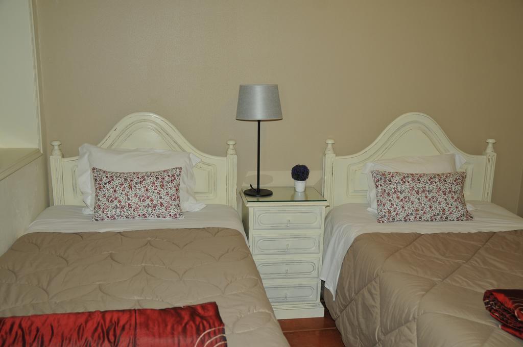Ester Guest House Кавес Екстериор снимка