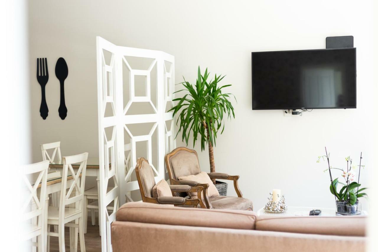Ester Guest House Кавес Екстериор снимка