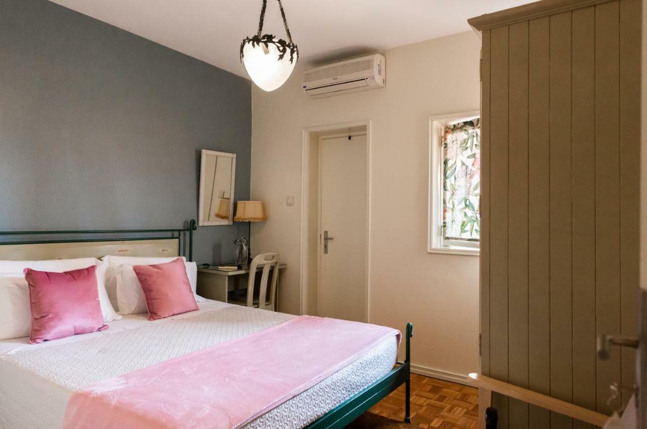Ester Guest House Кавес Екстериор снимка