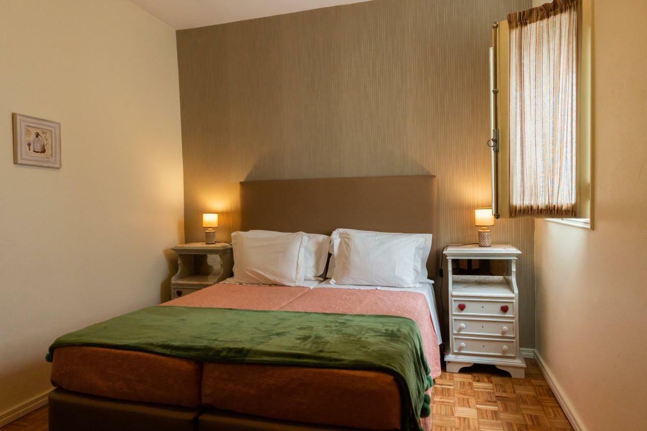 Ester Guest House Кавес Екстериор снимка